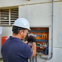 Inspeção em: Tomadas, interruptores e pontos de iluminação